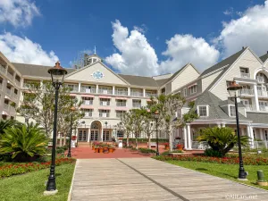 This 55-Year-Old Disney Restaurant Serves an All-You-Can-Eat Thanksgiving Feast Every Day