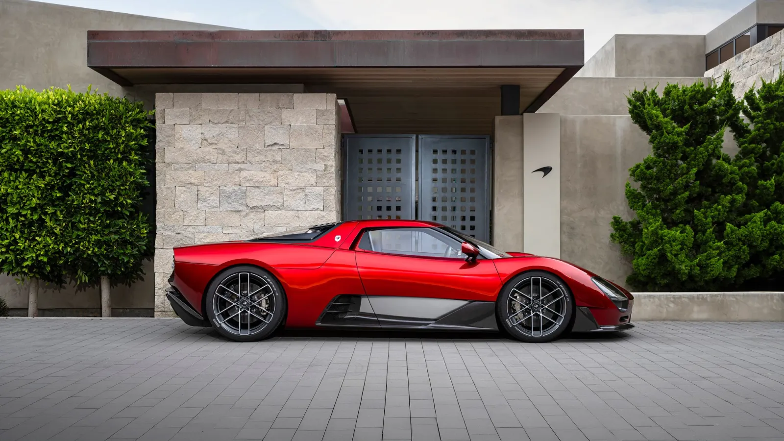 McLaren’s First Manual Supercar in 34 Years Is the McL 6GT
